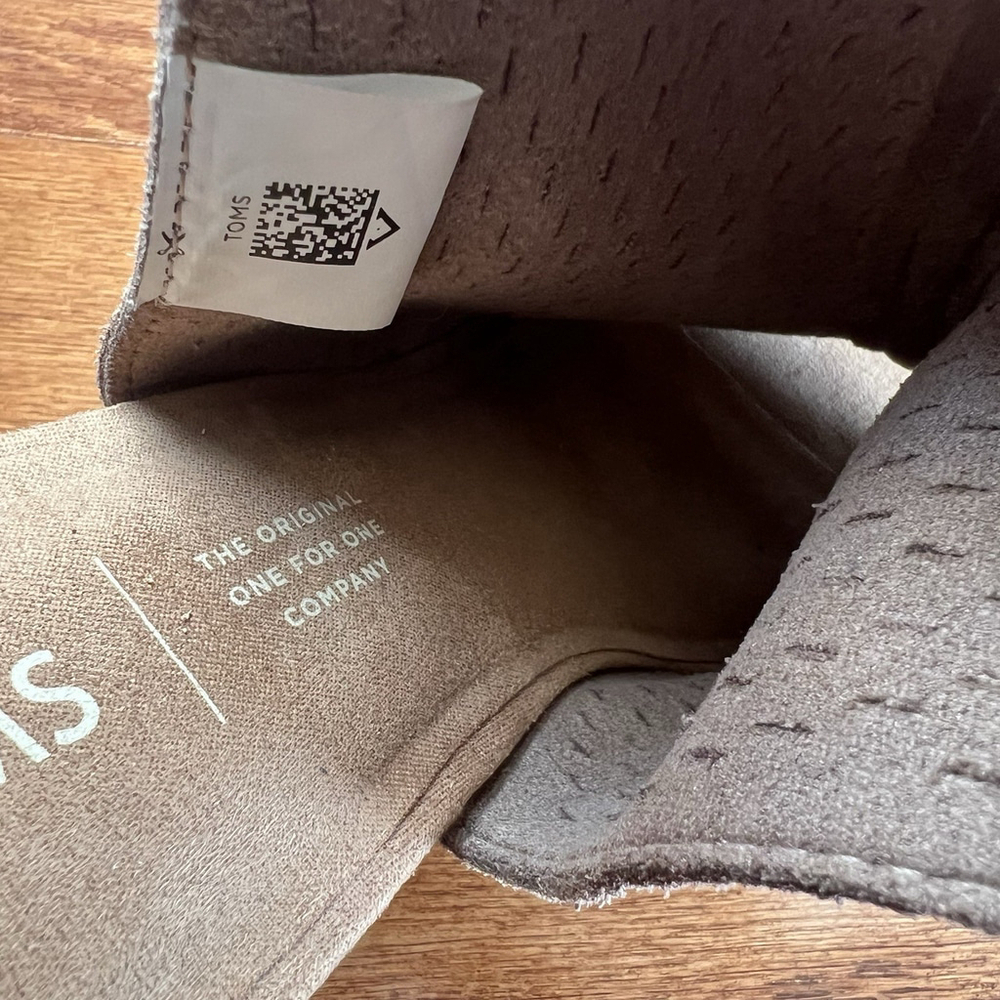 Toms Shoes Grenada Suede Chunky Heels Taupe Grey Size 6.5 Perforated Open Toe - Picture 10 of 12